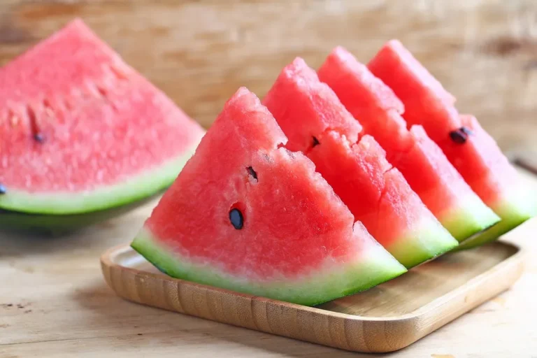 fresh-sliced-watermelon-wooden-background_1387-291_result
